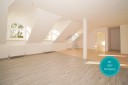 !! NEU sanierte 3 Raum DG-Wohnung mit groem Wohn-Koch-Essbereich, Aufzug und TG-Stellplatz !!