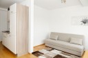 HEGERICH: Vollmblierte 1-Zimmer-Wohnung mit Auenstellplatz in attraktiver Lage von Frth!