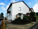 Charmantes FREISTEHENDES EINFAMILIENHAUS
Zentrale, ruhige Lage mit grozgigem Garten und Garage