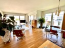 MARSHALL: Exquisite 3 Zimmer Wohnung mit groem Balkon, hochwertige EBK und tollen Blick auf den See