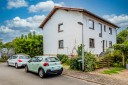 Erdgeschoss mit Terrasse und kleinem Garten, Tageslichtbad, Gste-Wc inkl. Gewerbe im Souterrain