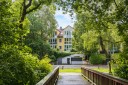 HEGERICH: Helle Dachgeschosswohnung mit Wintergarten bei Taufkirchen - Ideal fr Singles oder Paare