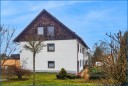 Zweifamilienhaus mit groem Grundstck in schner Lage