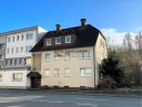 Solides 4 - Familienhaus aus den 1980er Jahren mit gemtlichem Hinterhof und 3 Garagen!