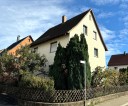 Freistehendes Zwei-/Dreifamilienhaus mit Garten und Doppelgarage!