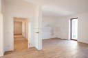 Sanierte 4-Zimmer-Wohnung in Bernsdorf am Stadlerplatz - 2 Bder, Balkon, Aufzug